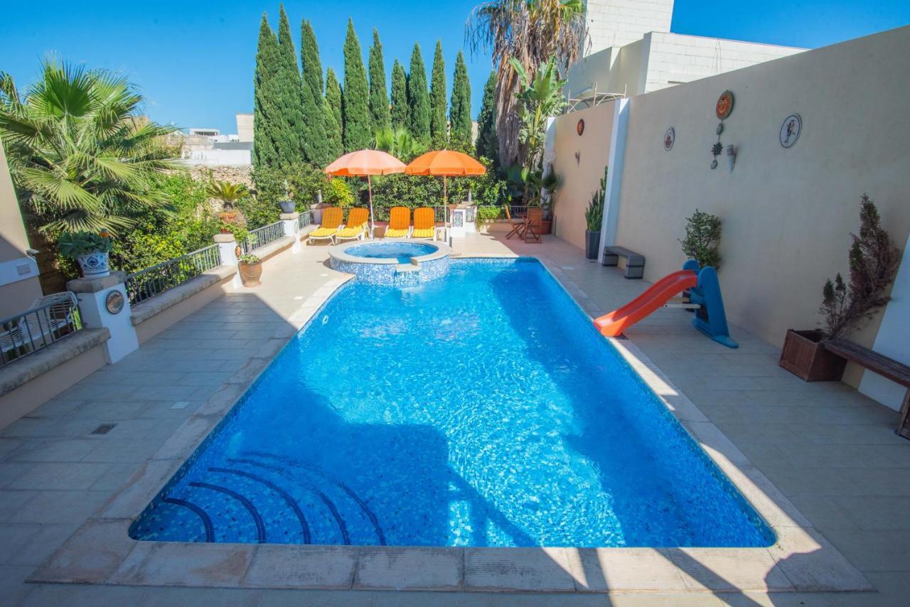 Central Villa Flatlet With Pool - Free Parking And Wifi Lija Luaran gambar