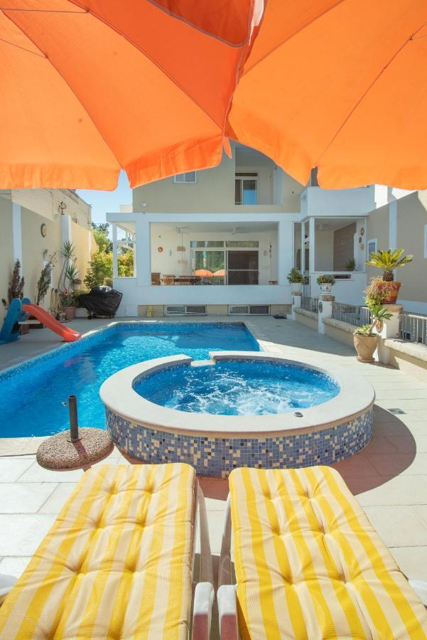 Central Villa Flatlet With Pool - Free Parking And Wifi Lija Luaran gambar