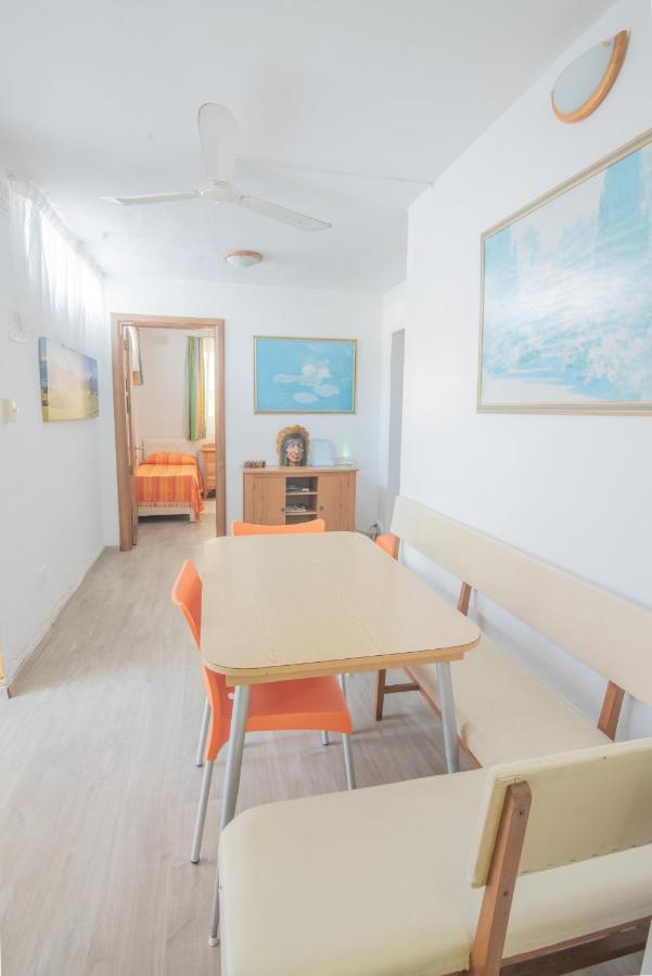 Central Villa Flatlet With Pool - Free Parking And Wifi Lija Luaran gambar